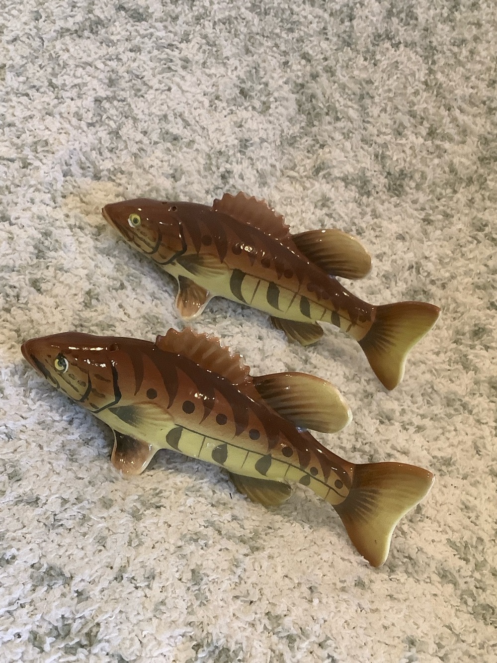 Small Mouth Black Bass Fishing Salt n Pepper Shakers Set of 2 Vintage RS 5.5x 2.